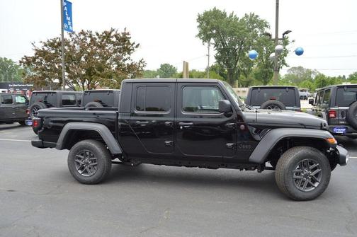 2025 Jeep Gladiator Sport