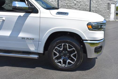 Bright White Clearcoat 2026 RAM 1500 Laramie