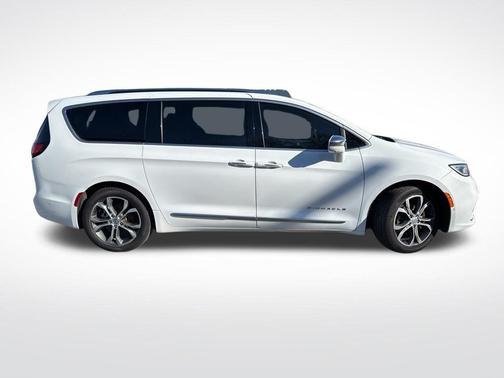 2024 Chrysler Pacifica Pinnacle