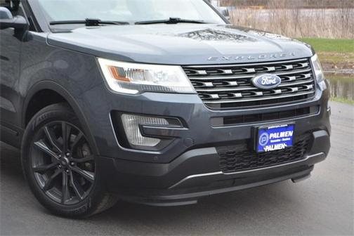Photo 2 of 29 of 2017 Ford Explorer XLT