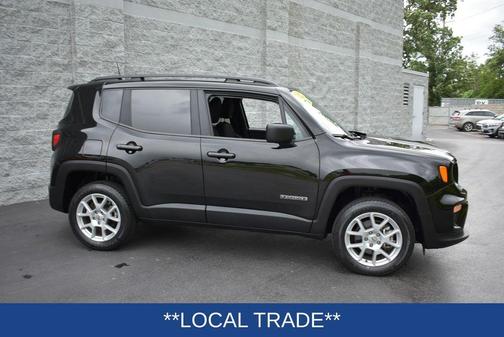 Black Clearcoat 2022 Jeep Renegade Latitude