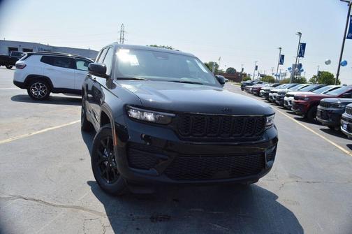 2025 Jeep Grand Cherokee Laredo