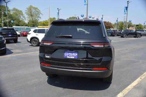 2025 Jeep Grand Cherokee Laredo