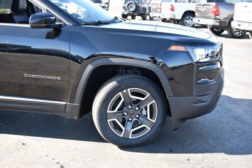 2026 Jeep Cherokee LAREDO/LIMITED