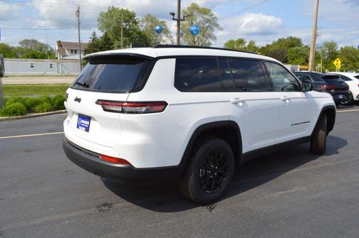 2025 Jeep Grand Cherokee L Laredo