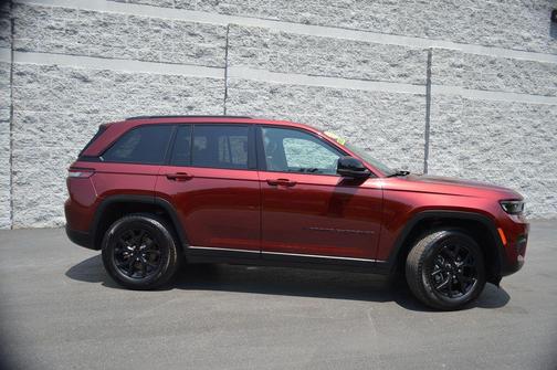 2024 Jeep Grand Cherokee Laredo