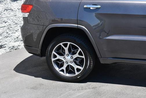 Granite Crystal Clearcoat Metallic 2021 Jeep Grand Cherokee Overland