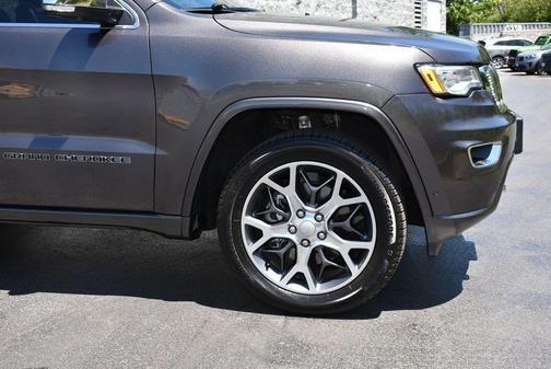 Granite Crystal Clearcoat Metallic 2021 Jeep Grand Cherokee Overland