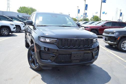 2025 Jeep Grand Cherokee Laredo