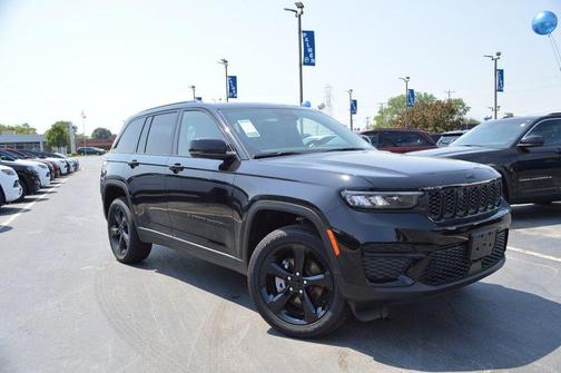 2025 Jeep Grand Cherokee Laredo