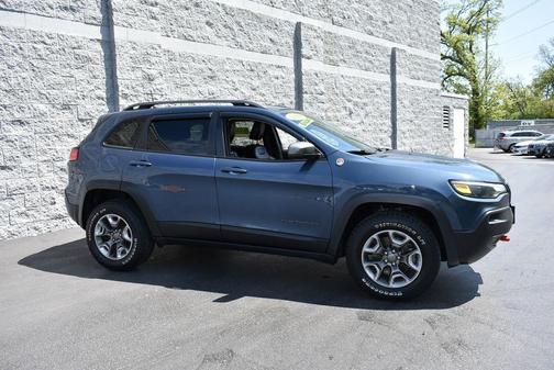 Blue Shade Pearlcoat 2019 Jeep Cherokee Trailhawk