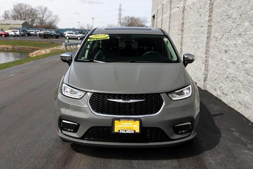 2023 Chrysler Pacifica Hybrid Limited