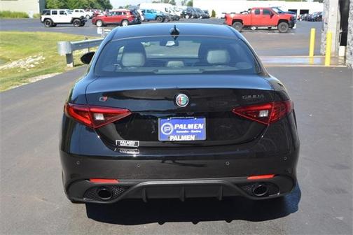 Photo 5 of 29 of 2021 Alfa Romeo Giulia Ti
