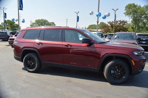 2025 Jeep Grand Cherokee L Laredo
