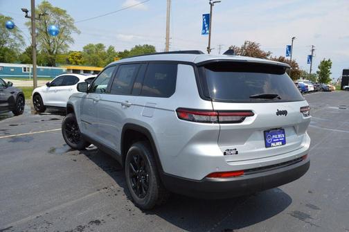 2025 Jeep Grand Cherokee L Laredo