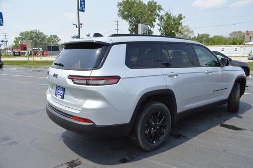 2025 Jeep Grand Cherokee L Laredo