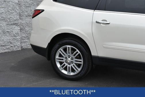 White Diamond Clearcoat 2015 Chevrolet Traverse 1LT