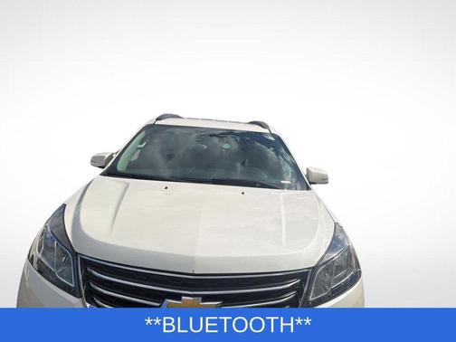 White Diamond Clearcoat 2015 Chevrolet Traverse 1LT