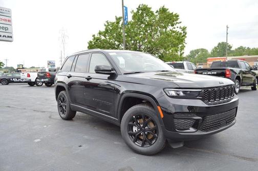 2025 Jeep Grand Cherokee Laredo