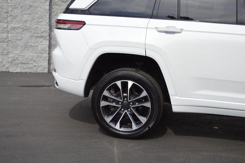 2023 Jeep Grand Cherokee Overland