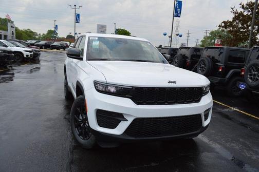 2025 Jeep Grand Cherokee Laredo