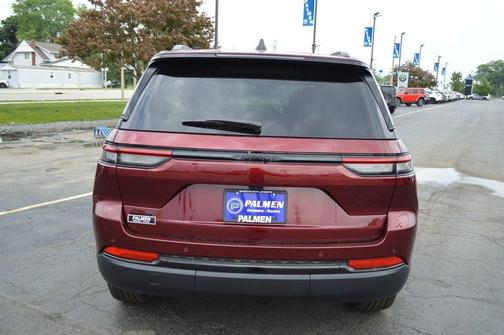 2025 Jeep Grand Cherokee Laredo