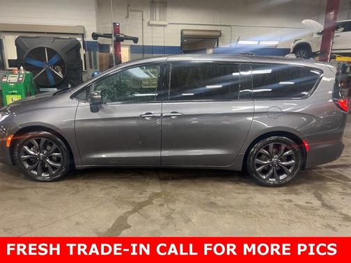 2018 Chrysler Pacifica Touring Plus