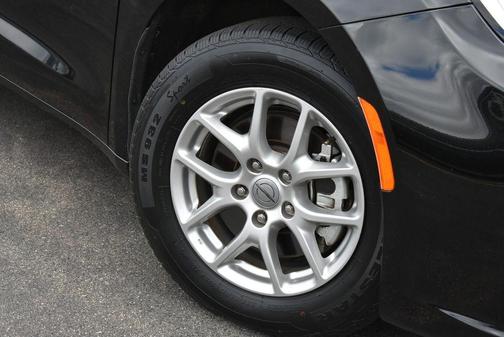 Diamond Black 2024 Chrysler Pacifica Touring-L