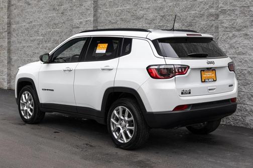 2024 Jeep Compass Latitude Lux