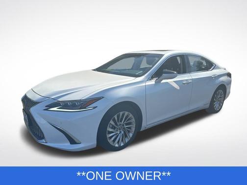 2020 Lexus ES 300h Luxury