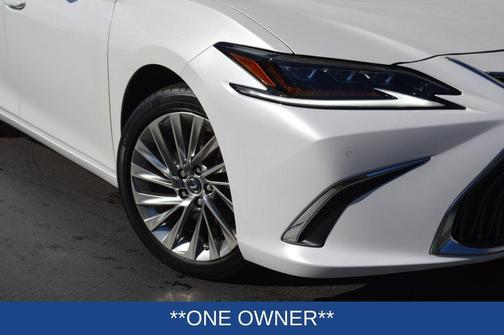 2020 Lexus ES 300h Luxury
