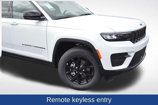 2025 Jeep Grand Cherokee Laredo