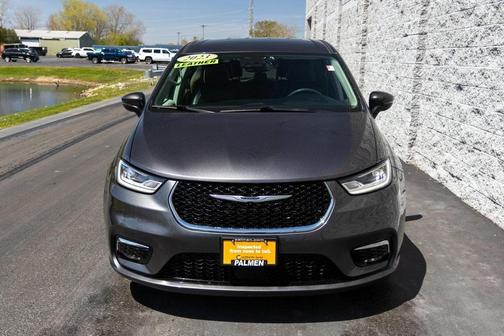2023 Chrysler Pacifica Touring-L