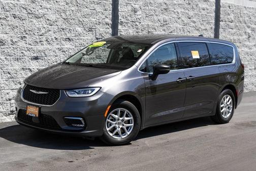 2023 Chrysler Pacifica Touring-L