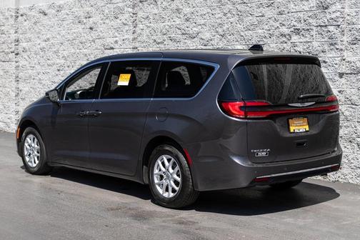 2023 Chrysler Pacifica Touring-L