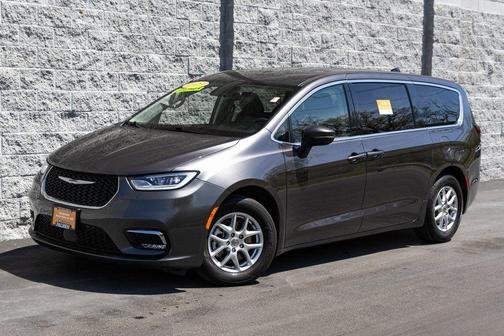 2023 Chrysler Pacifica Touring-L