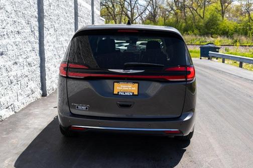 2023 Chrysler Pacifica Touring-L