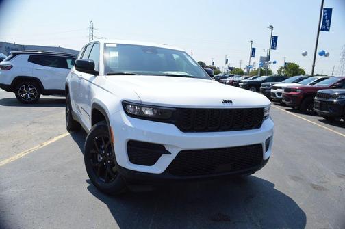 2025 Jeep Grand Cherokee Laredo