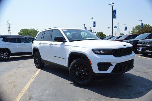 2025 Jeep Grand Cherokee Laredo