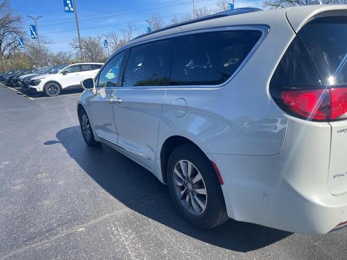 2020 Chrysler Pacifica Touring-L Plus