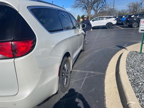 2020 Chrysler Pacifica Touring-L Plus