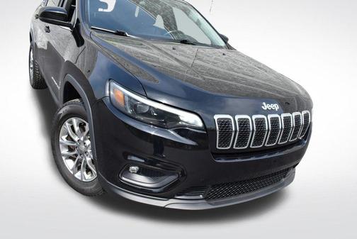 Diamond Black 2019 Jeep Cherokee Latitude Plus