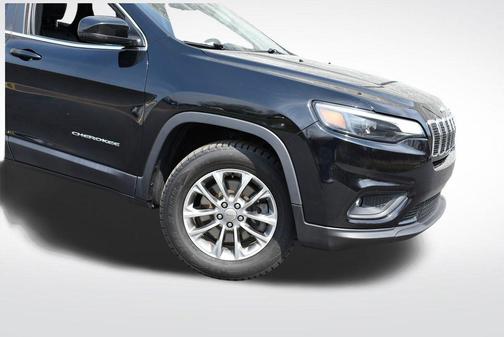 Diamond Black 2019 Jeep Cherokee Latitude Plus