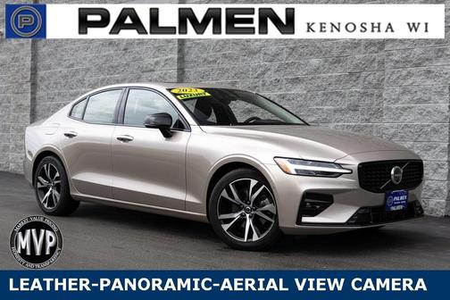 2023 Volvo S60 B5 Plus Dark Theme