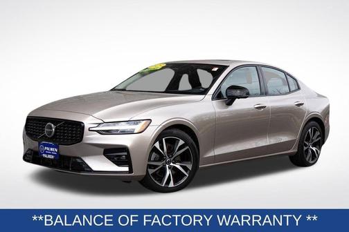 2023 Volvo S60 B5 Plus Dark Theme