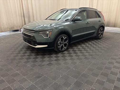 Cityscape Green 2023 Kia Niro EX Touring
