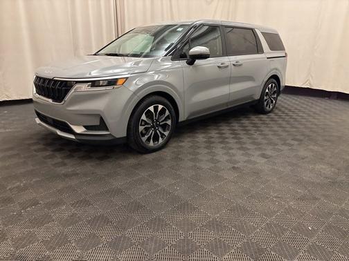 2024 Kia Carnival EX