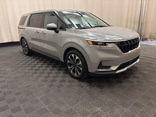 2024 Kia Carnival EX