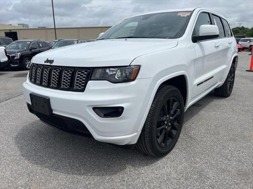 2022 Jeep Grand Cherokee Laredo