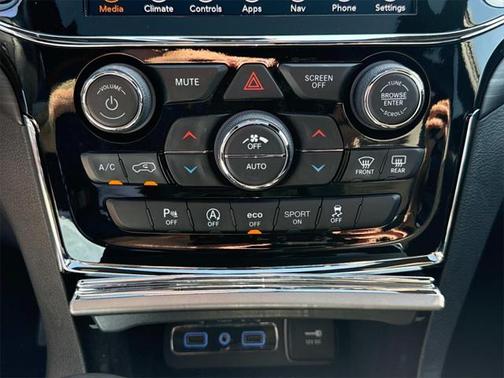 2022 Jeep Grand Cherokee Laredo